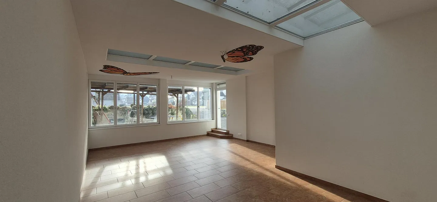 Charmante maison individuelle de 7,5 pièces dans un endroit calme de Bubendorf - Photo 19 sur 24