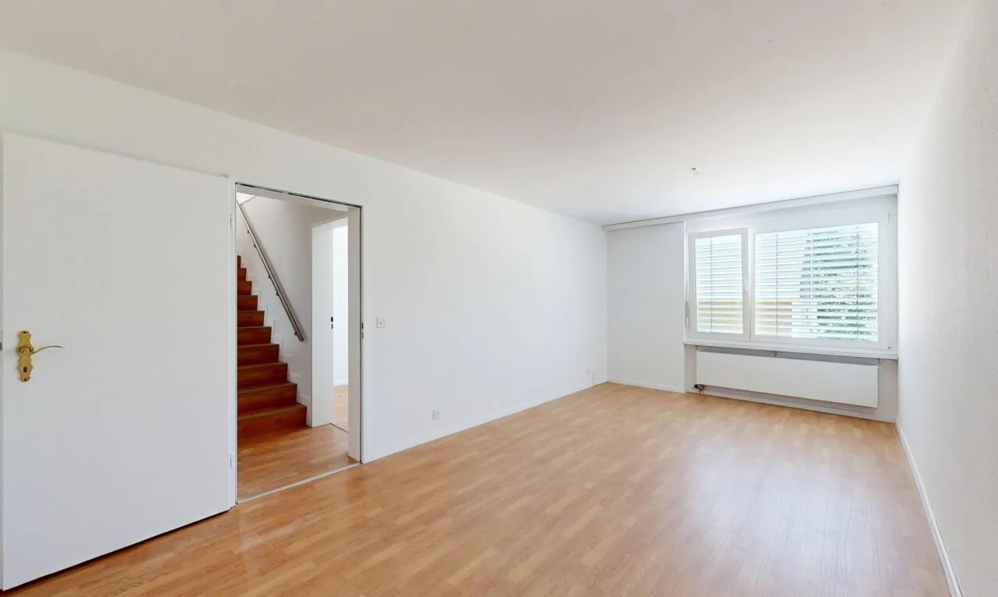 Maison individuelle de 5,5 pièces avec jardin, étang et options polyvalentes - Photo 10 sur 11