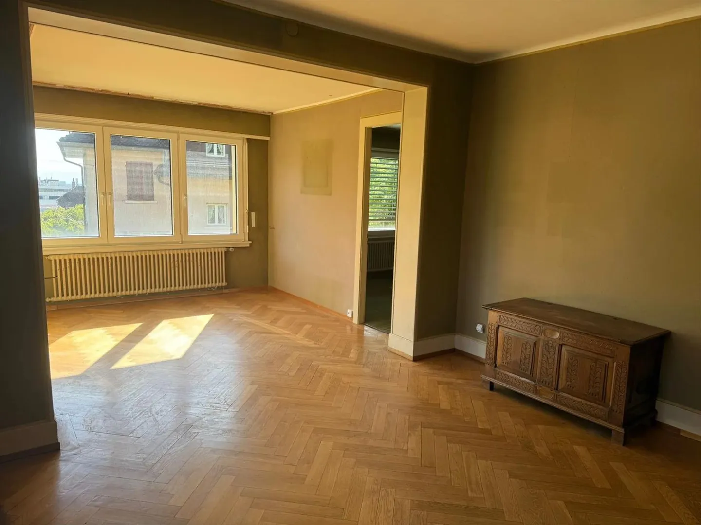 Mixed-use building - Photo 6 of 13