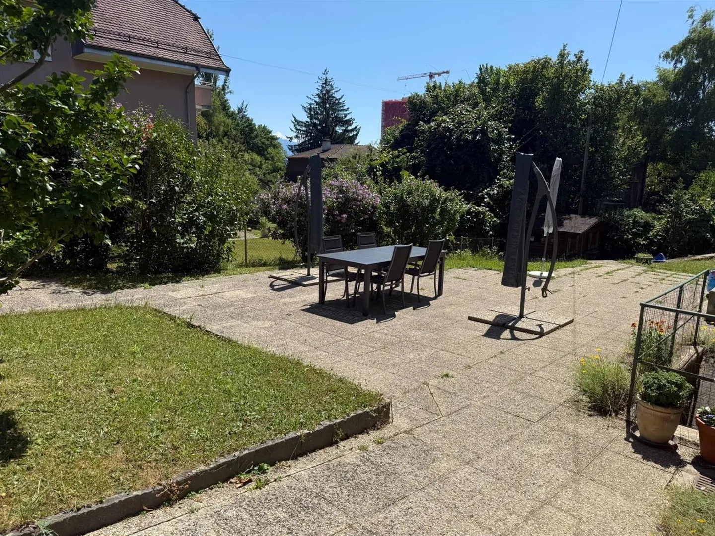 Mixed-use building - Photo 11 of 13