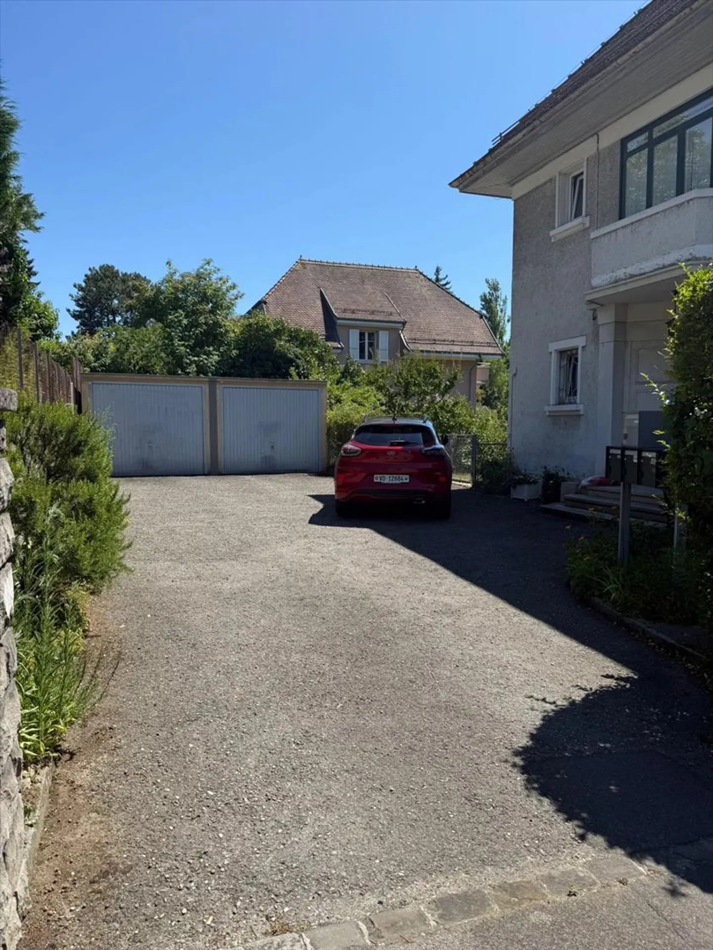 Mixed-use building - Photo 12 of 13