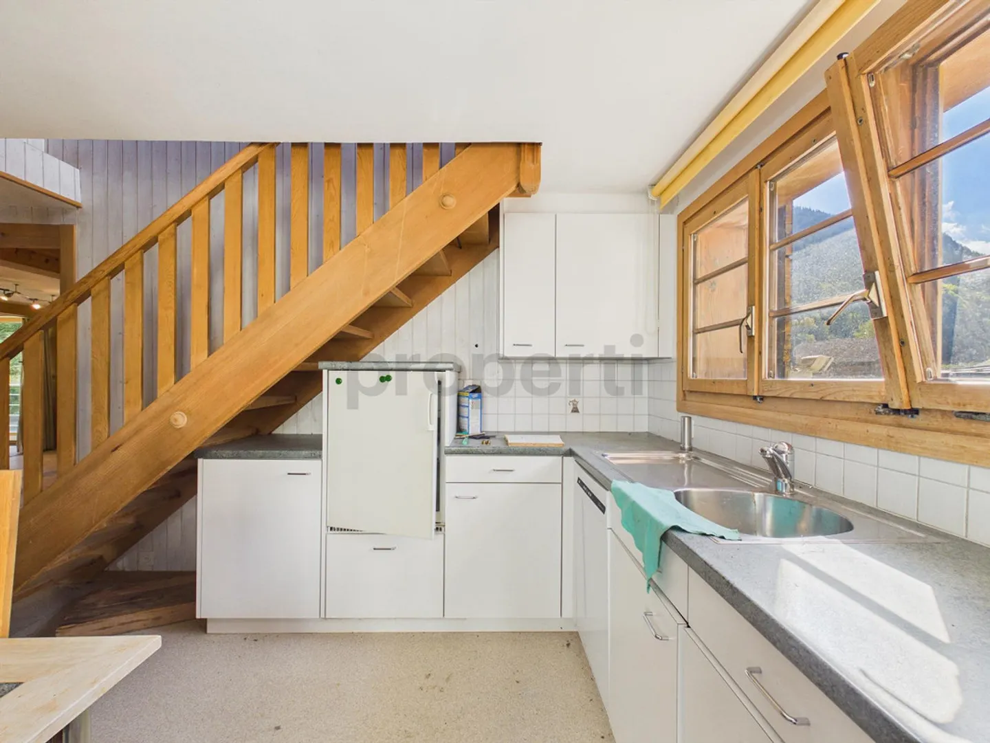 Vielseitiges Wohnhaus mit Atelier - Foto 2 von 15