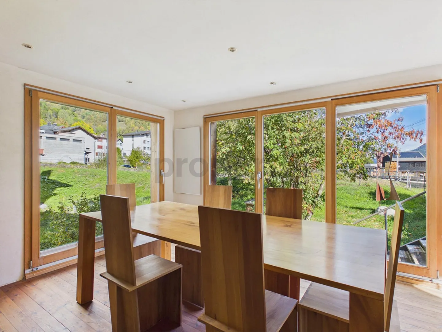 Vielseitiges Wohnhaus mit Atelier - Foto 4 von 15