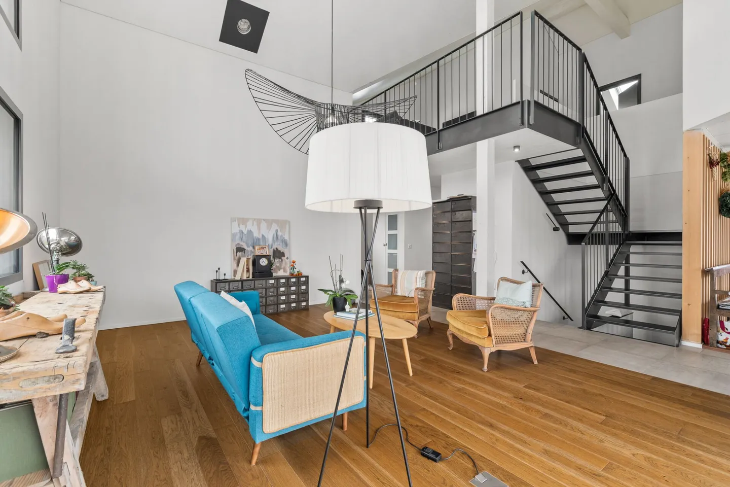 Bella e generosa casa contemporanea con vista libera sulle Alpi - Foto 2 di 25