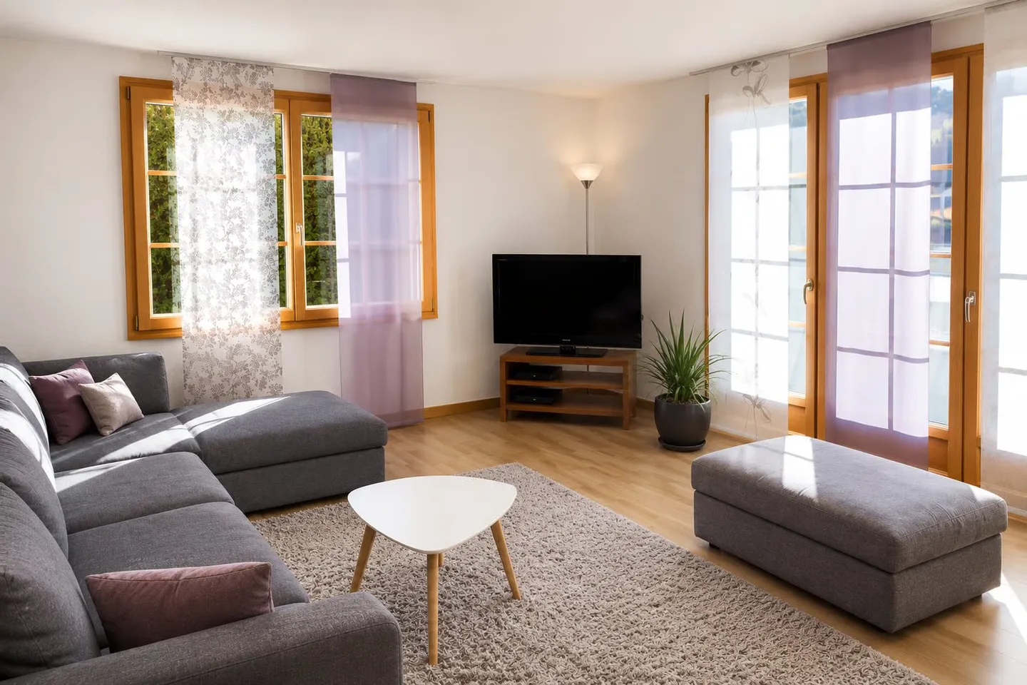 Beautiful individual villa with 6.5 rooms, geothermal energy and solar panels – Mézières (FR) - Photo 5 of 7