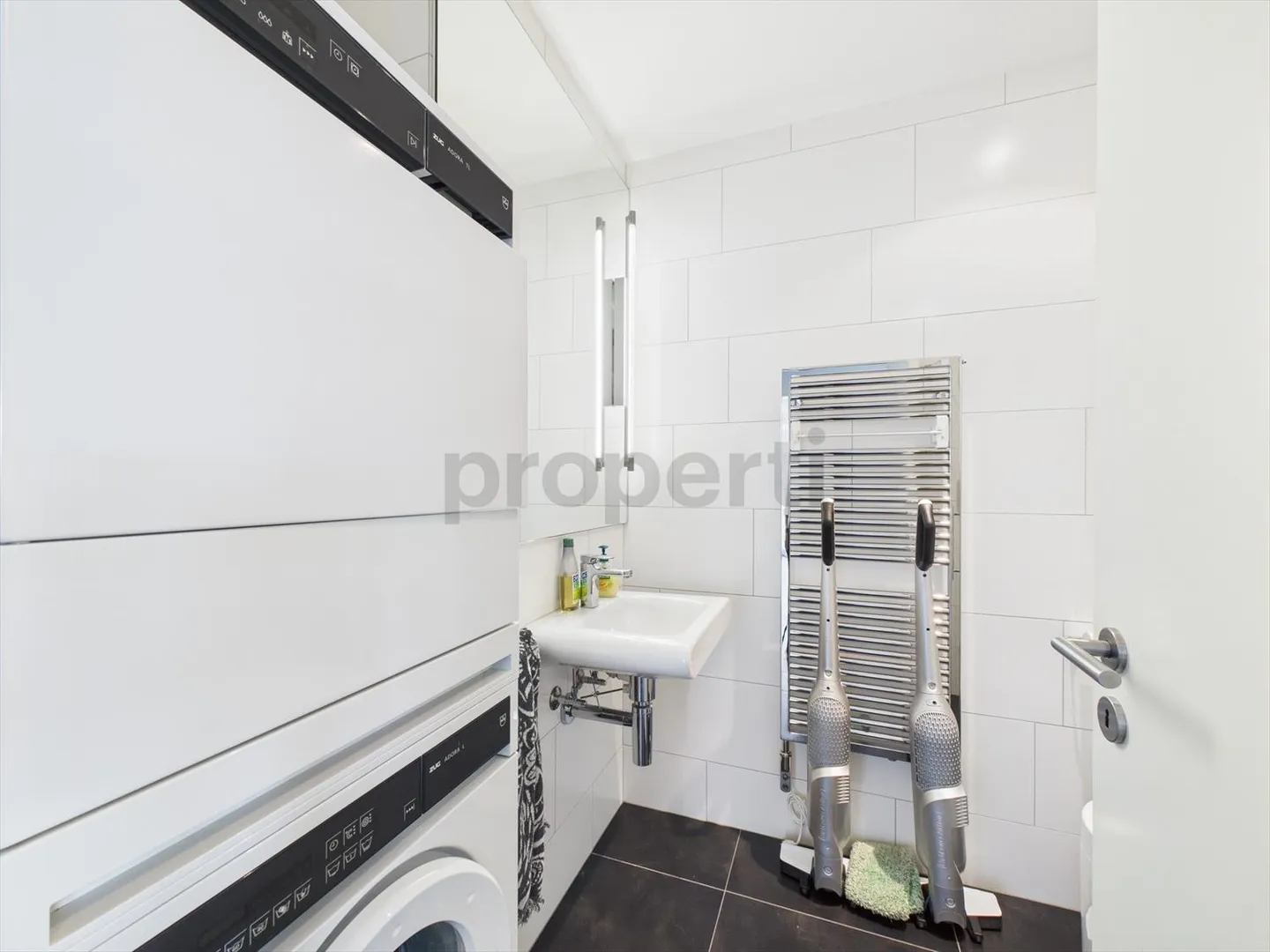 Luxuriöse 4.5-Zimmer-Wohnung mit Seesicht in Uerikon - Foto 10 von 12