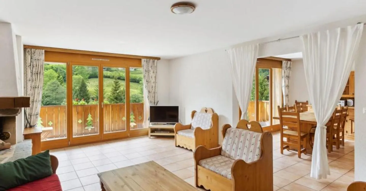 Charming Apartment in Val-d'Illiez - Photo 2 of 9