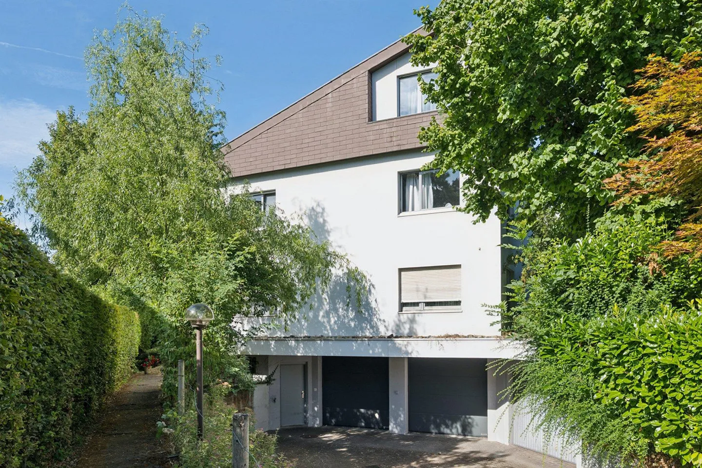 Exclusive penthouse apartment with studio & rare parking offer - Photo 12 of 13