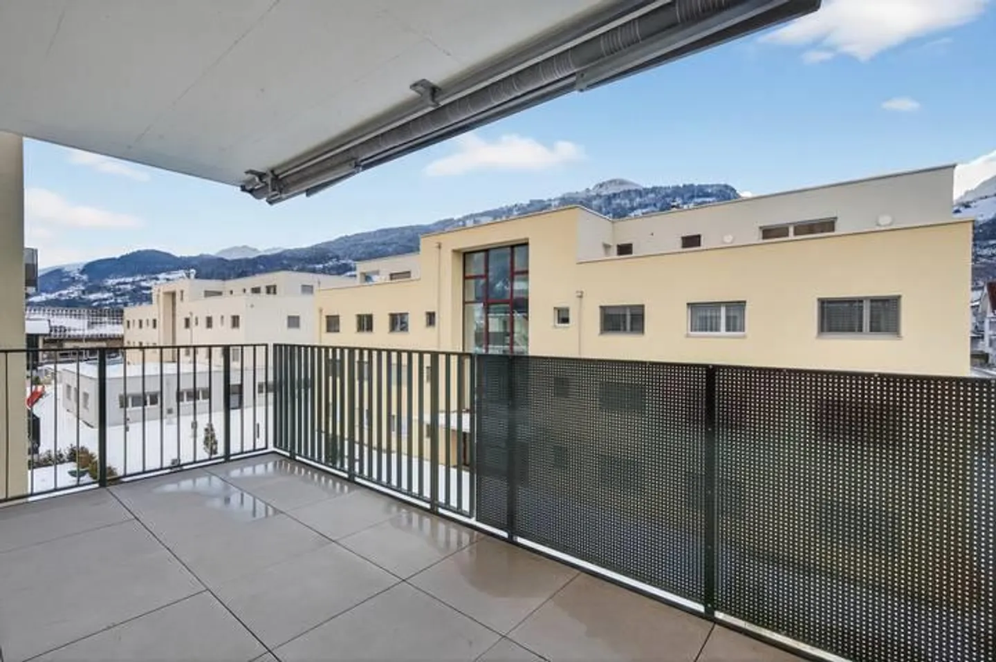 4.5-ROOM APARTMENT WITH BEAUTIFUL BALCONY AND FLUMSERBERG VIEW - Photo 7 of 9