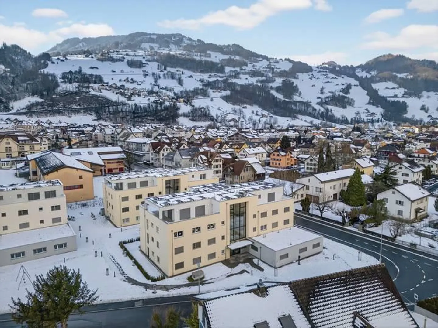 4.5-ROOM APARTMENT WITH BEAUTIFUL BALCONY AND FLUMSERBERG VIEW - Photo 8 of 9