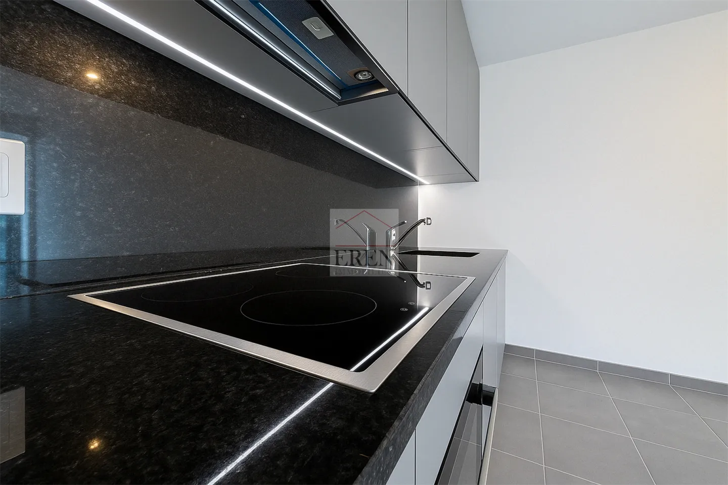 Appartamento di 3,5 locali con ampio terrazzo sud-est al 3° e penultimo piano a Grône - Foto 3 di 13