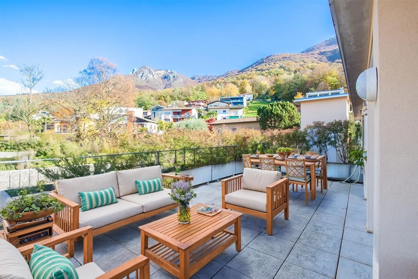Penthouse ensoleillé dans une résidence avec piscine, salle de sport et sauna - Photo 1 sur 13
