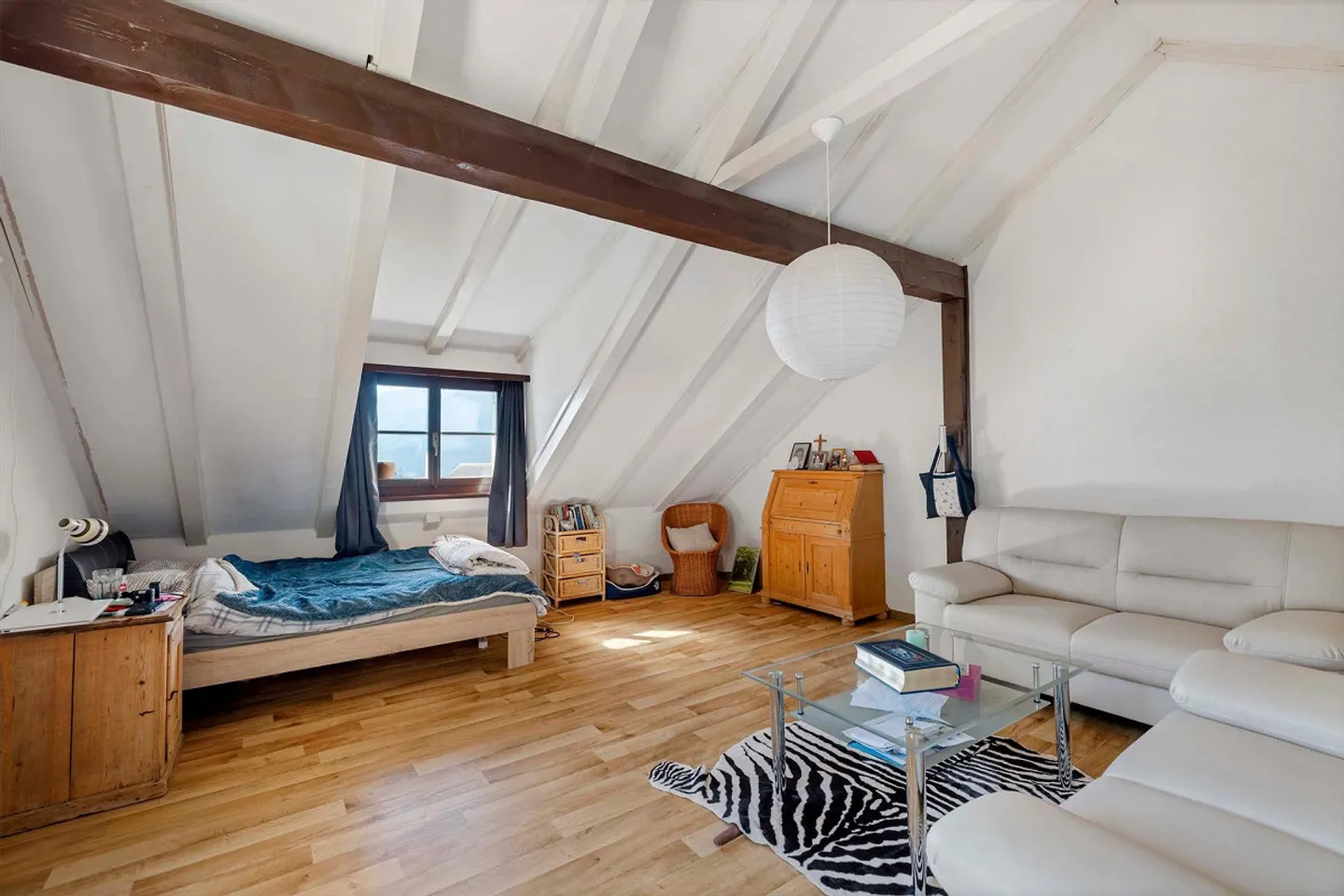 Maison dans le centre du village de Jenins à vendre - Photo 3 sur 8