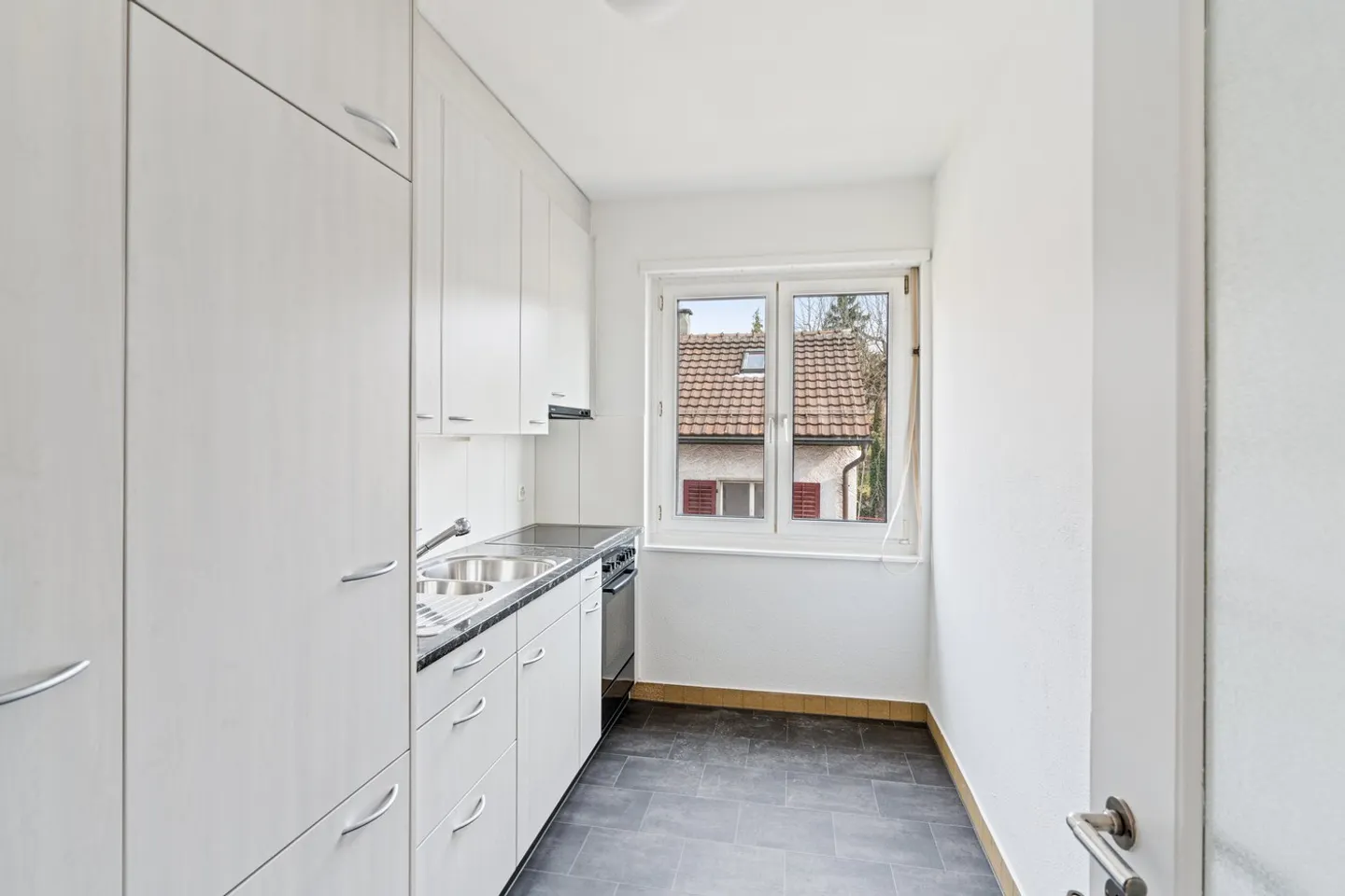 Appartement spacieux avec balcon - Photo 2 sur 9
