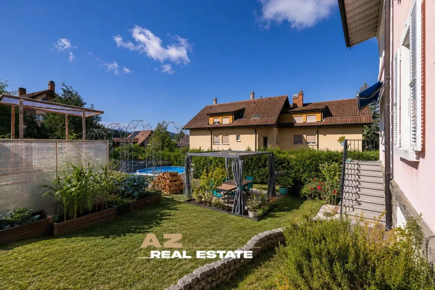 Incantevole Casa Familiare con Piscina - Foto 3 di 18