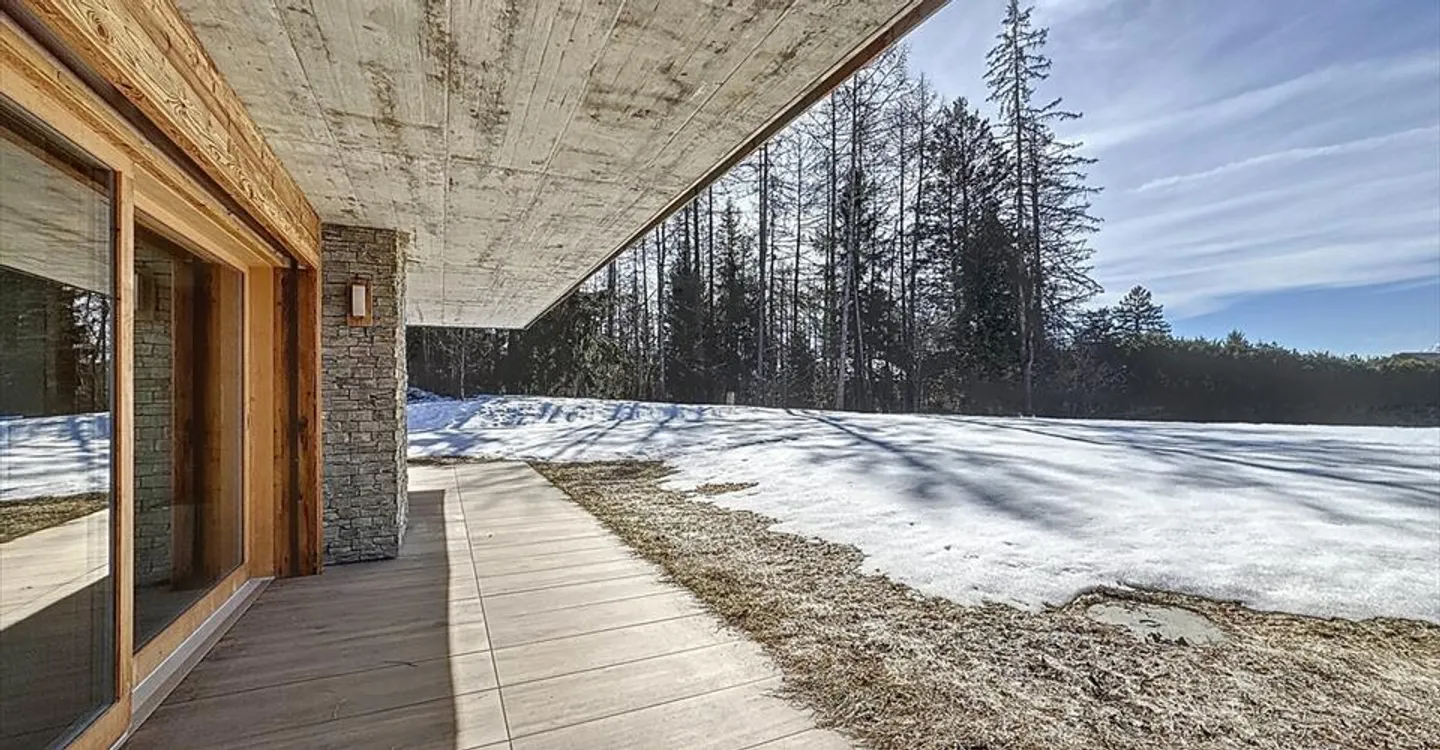 Moderner Chalet mit Privatgarten - Foto 3 von 12