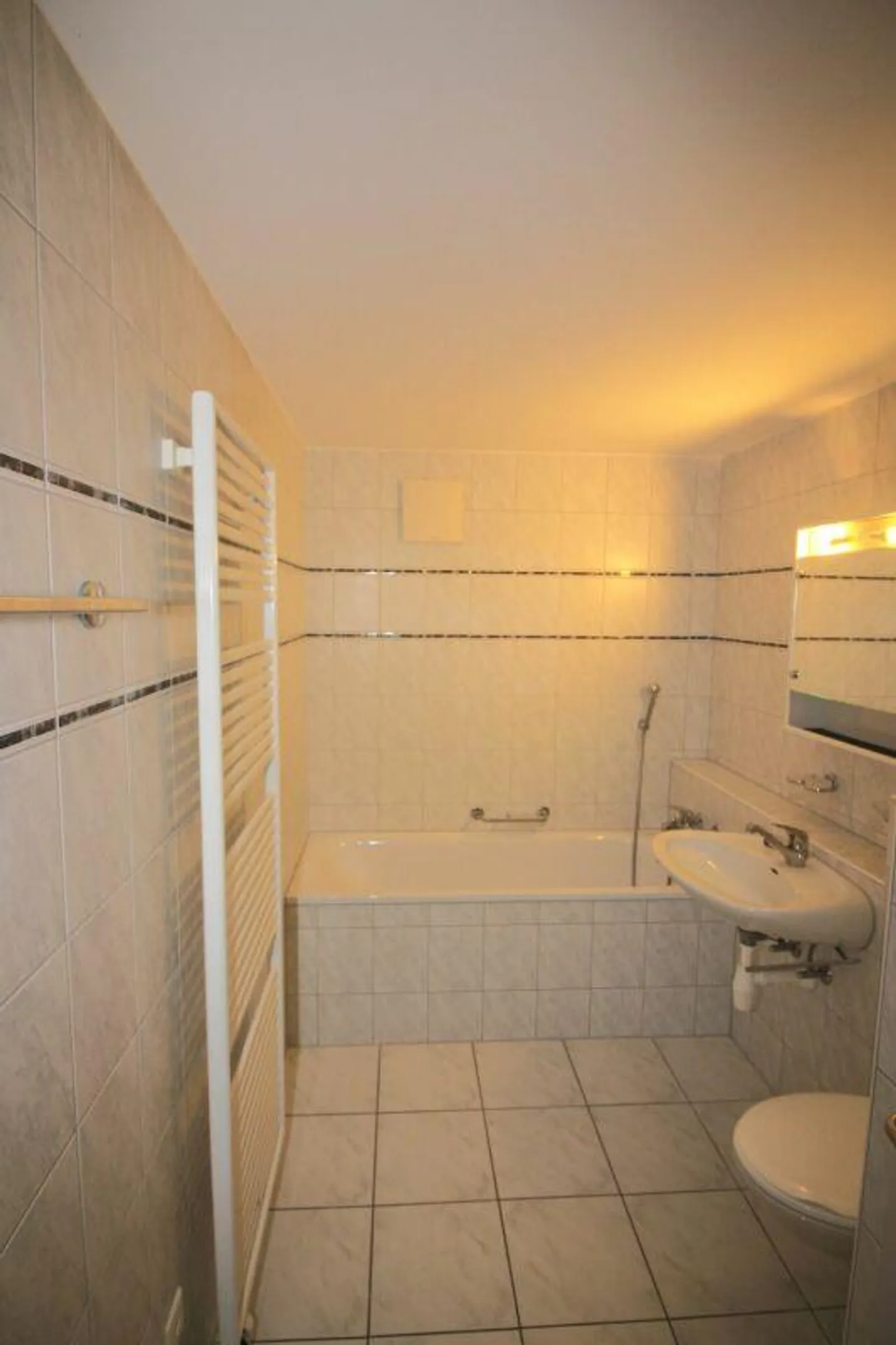 appartement spacieux de 2½ pièces - Photo 4 sur 10
