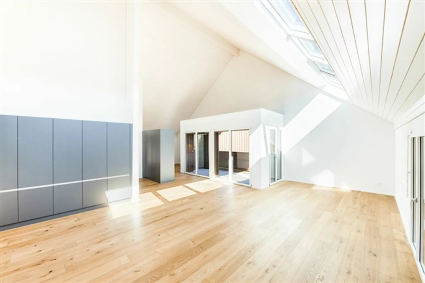 201 3.5 Appartamento mansardato - Foto 2 di 10