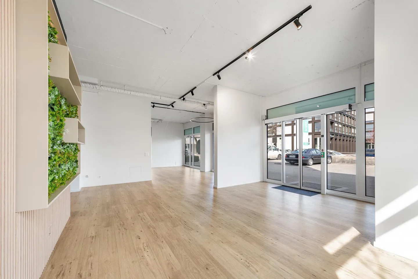 Modern, high-quality commercial space in the center of Mutsche... - Photo 6 of 12