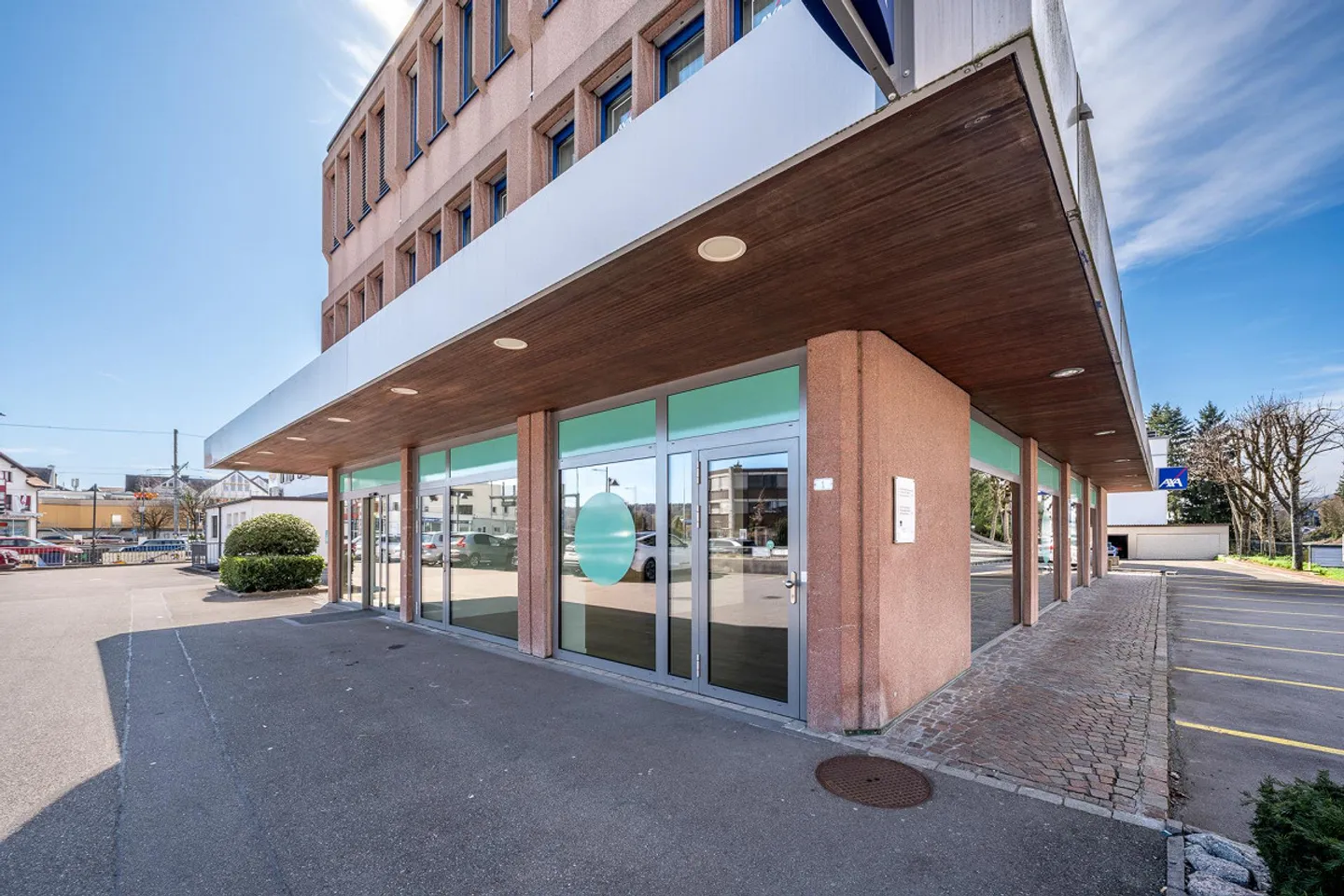 Modern, high-quality commercial space in the center of Mutsche... - Photo 2 of 12