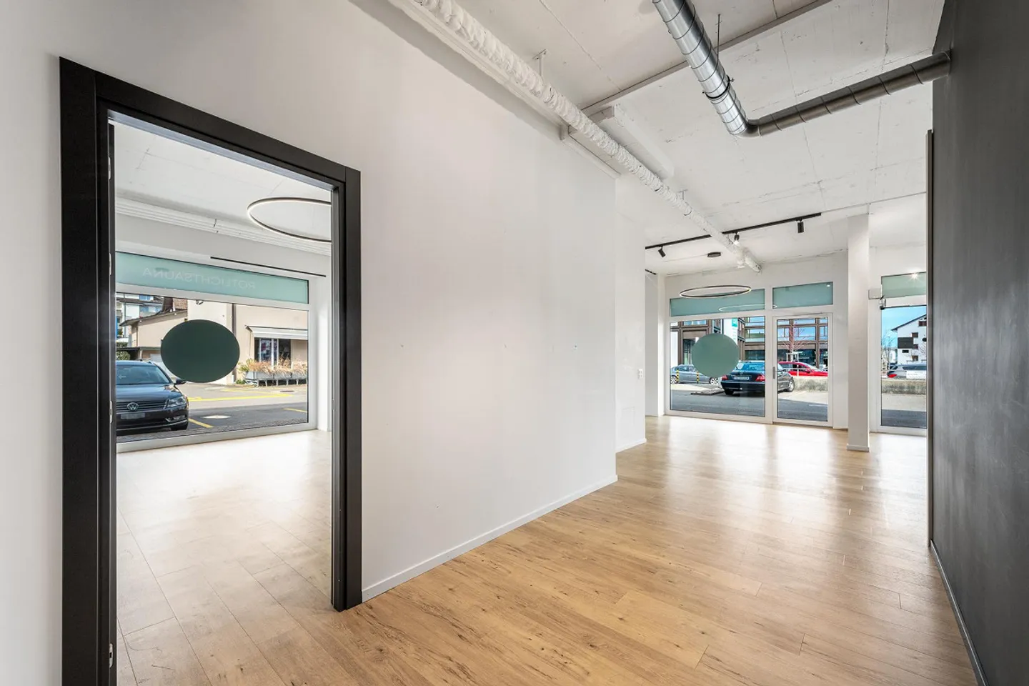 Modern, high-quality commercial space in the center of Mutsche... - Photo 12 of 12