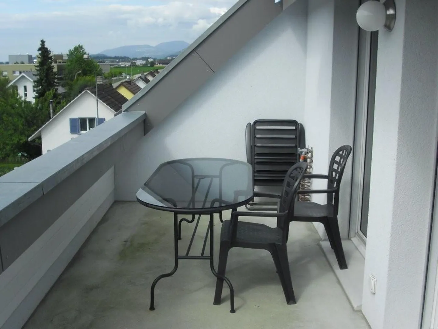 Modern 5.5-room attic apartment with gallery and panoramic view - Photo 2 of 12