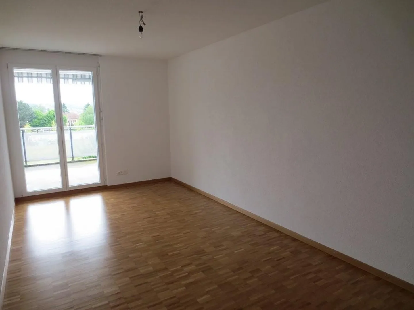 Modern 5.5-room attic apartment with gallery and panoramic view - Photo 6 of 12