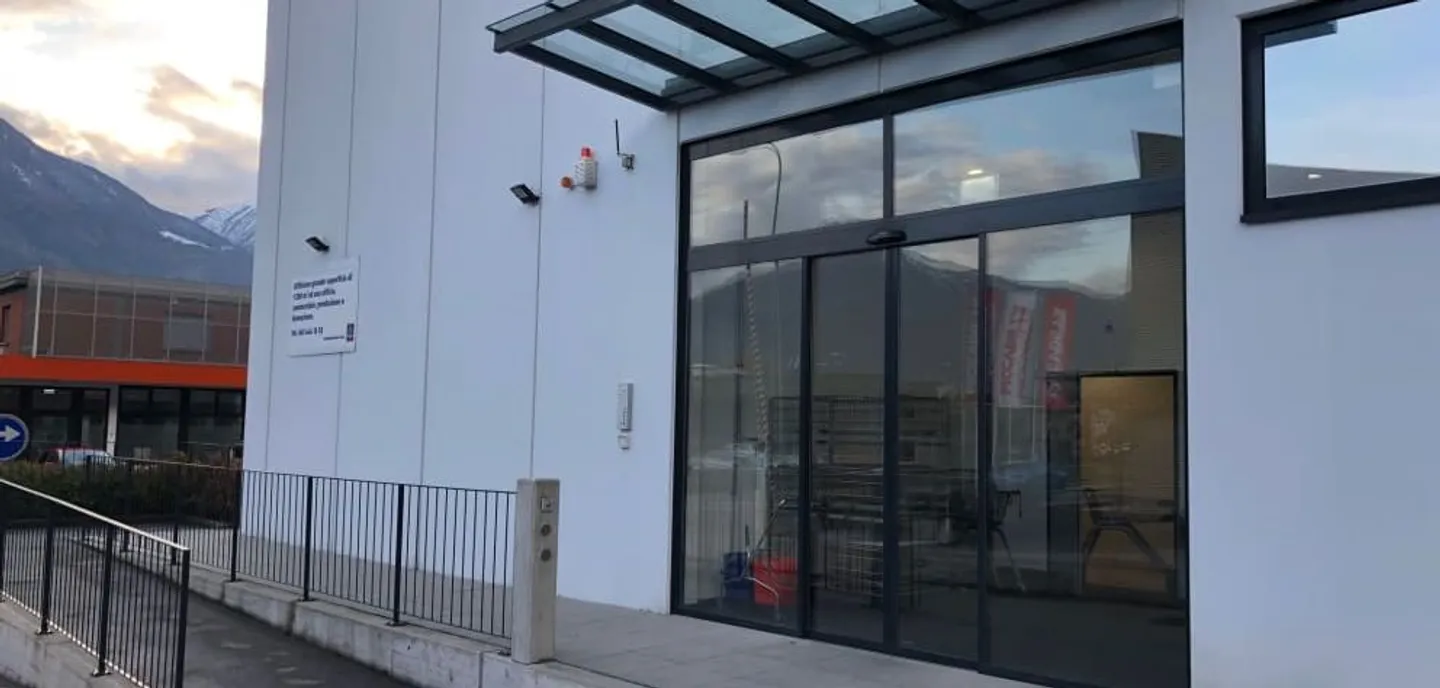 Commercial space for office on the first floor - Photo 2 of 4