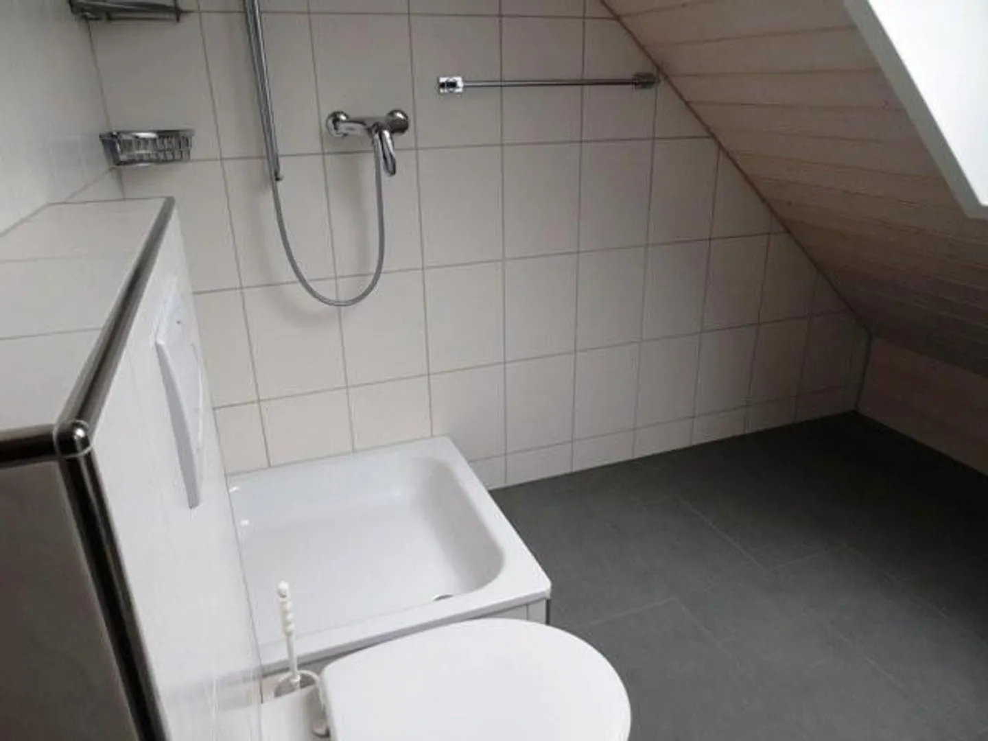 Modern 5.5-room attic apartment with gallery and panoramic view - Photo 9 of 12