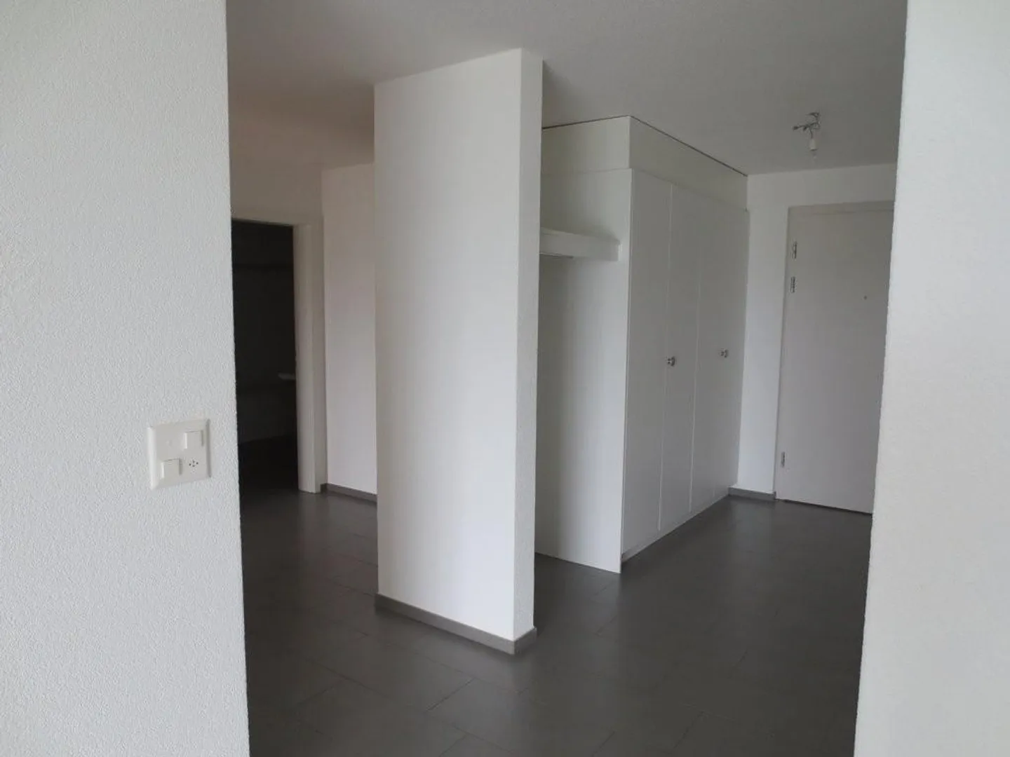 Modern 5.5-room attic apartment with gallery and panoramic view - Photo 12 of 12