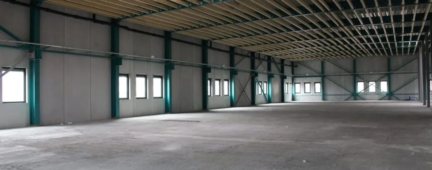 Commercial space for office on the first floor - Photo 3 of 4