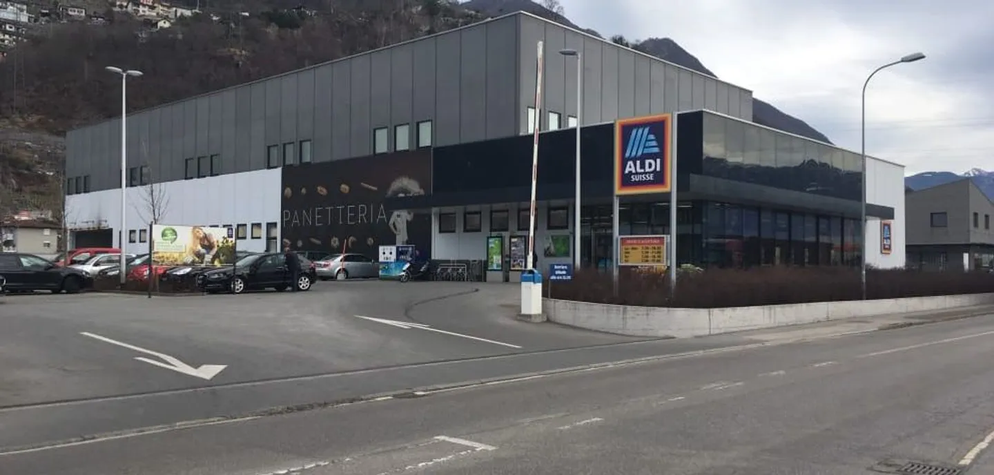 Commercial space for office on the first floor - Photo 1 of 4