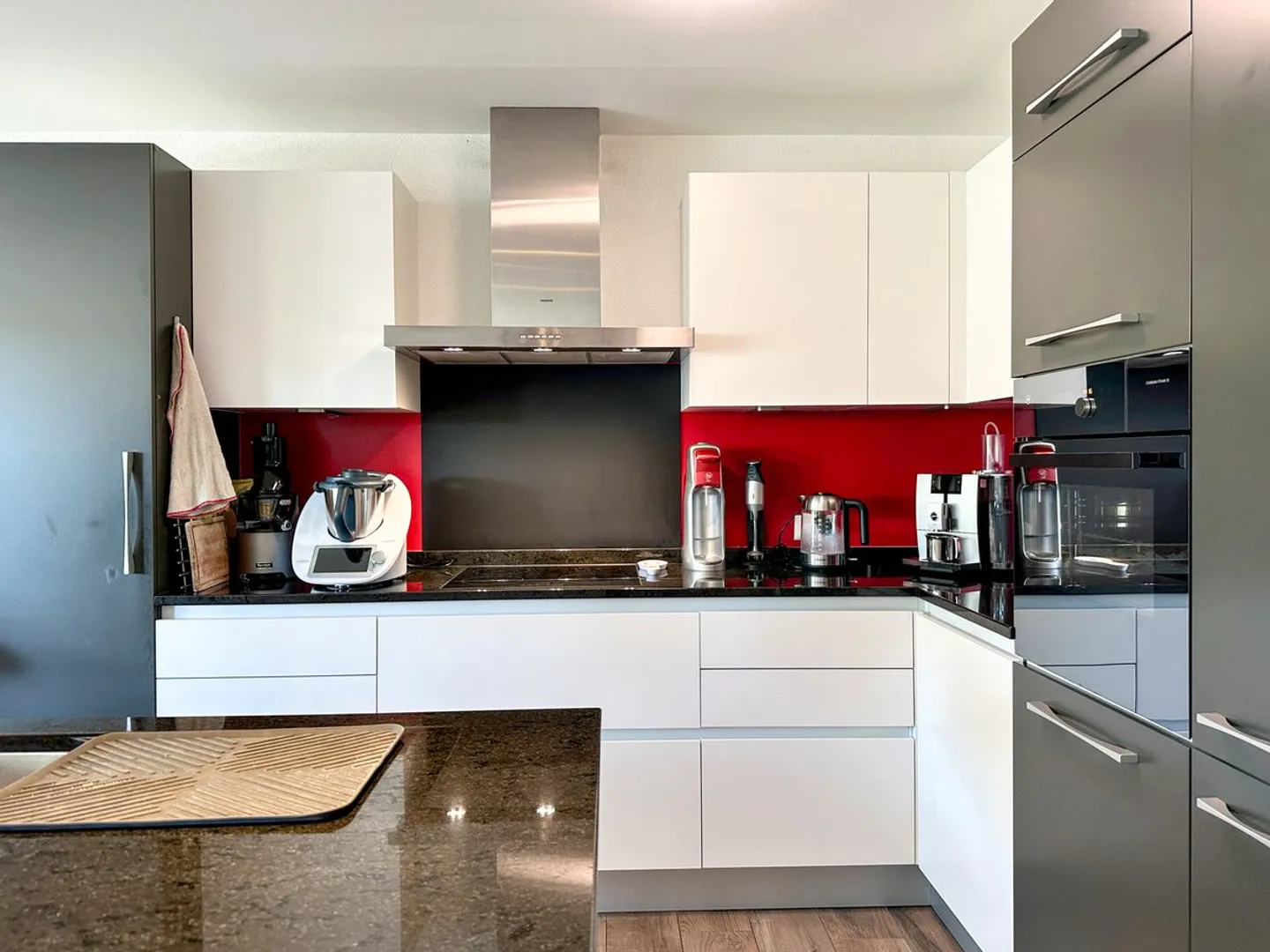 Bellissimo appartamento familiare con balcone-giardino e vista libera - Foto 2 di 13