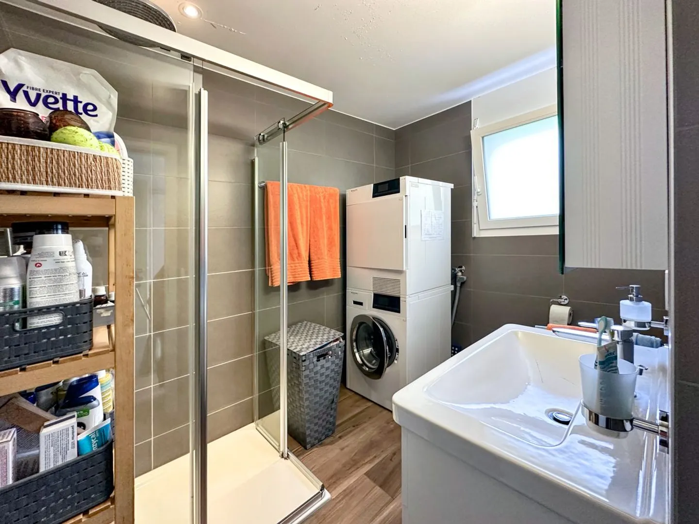 Bellissimo appartamento familiare con balcone-giardino e vista libera - Foto 5 di 13