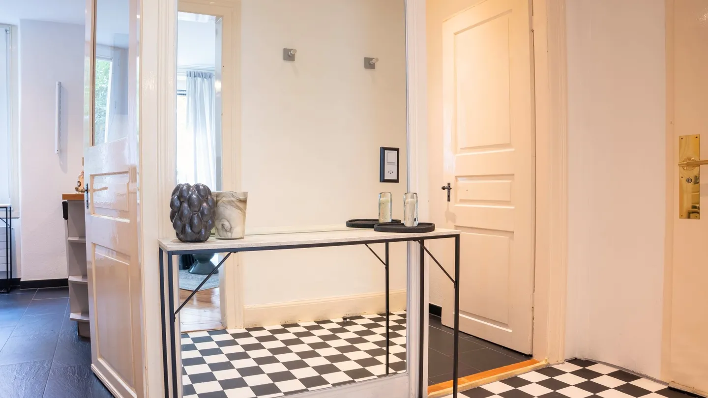 CHARME DELLA BELLA EPOCA - APPARTAMENTO BOUTIQUE DI 3,5 STANZE / 2 CAMERE DA LETTO - Foto 8 di 21