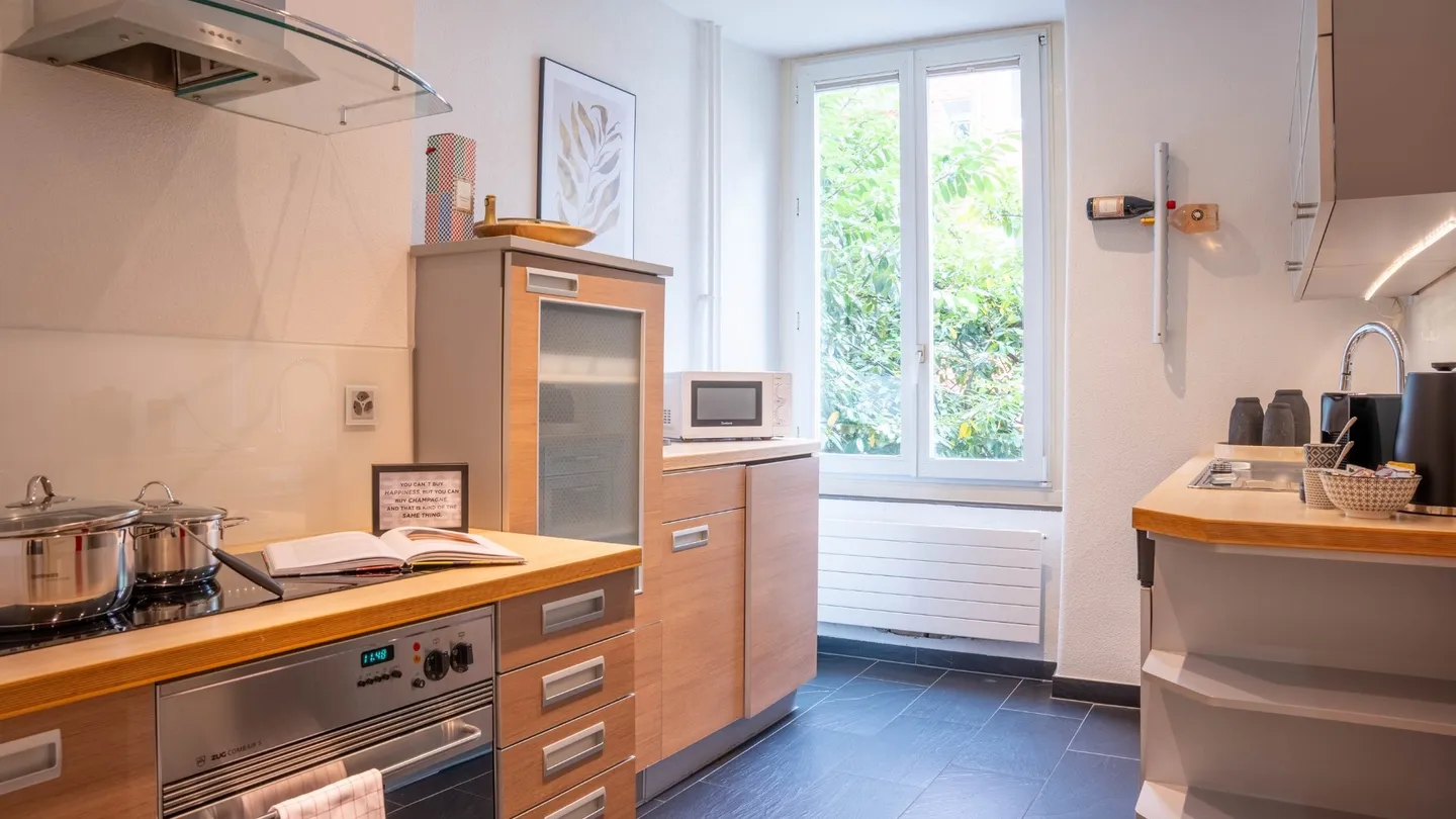 CHARME DELLA BELLA EPOCA - APPARTAMENTO BOUTIQUE DI 3,5 STANZE / 2 CAMERE DA LETTO - Foto 16 di 21