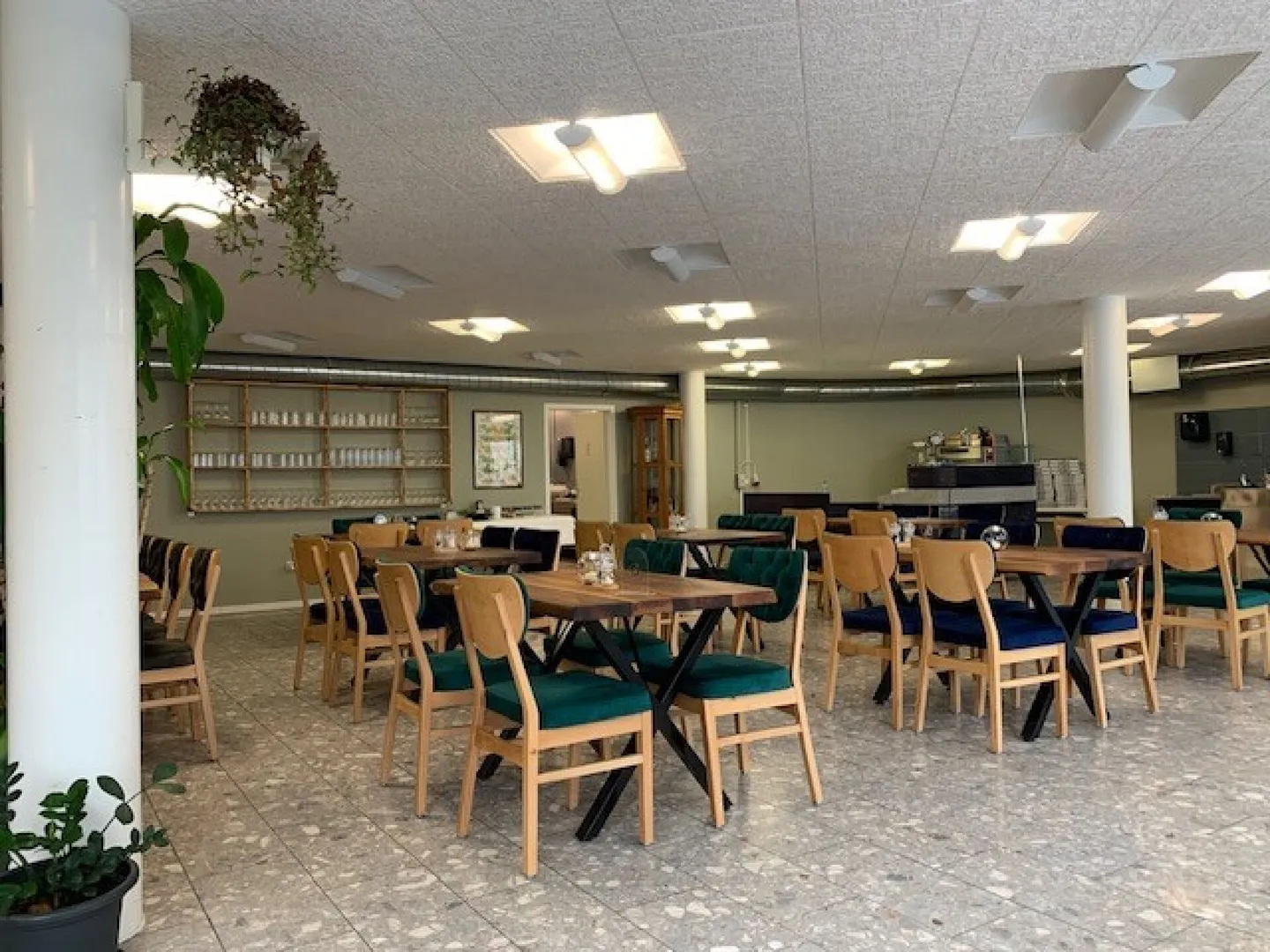 Attractive commercial spaces for rent on the ground floor - Photo 4 of 7