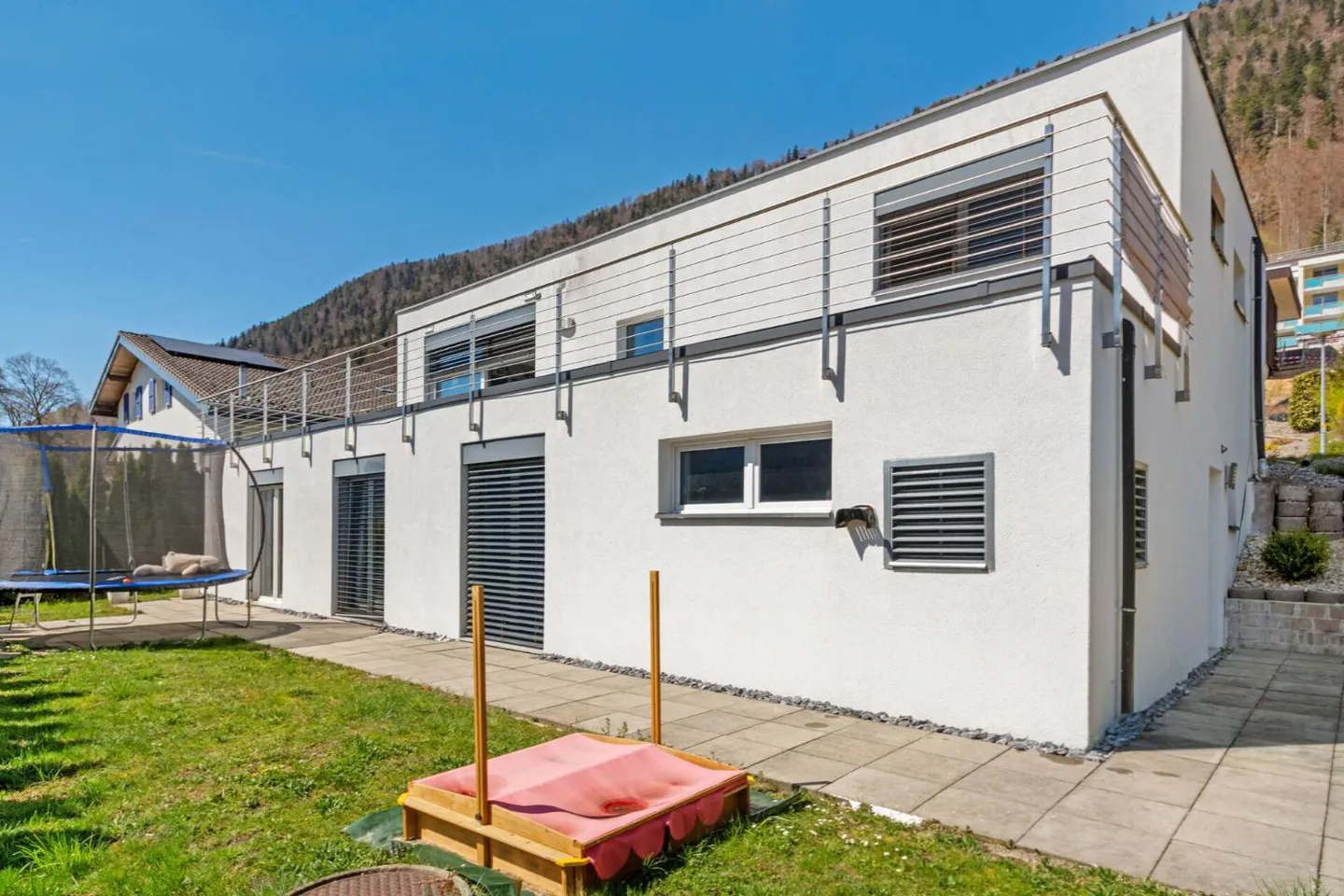 St-Imier, magnifique villa de 5,5 pièces avec jardin et carport - Photo 1 sur 13