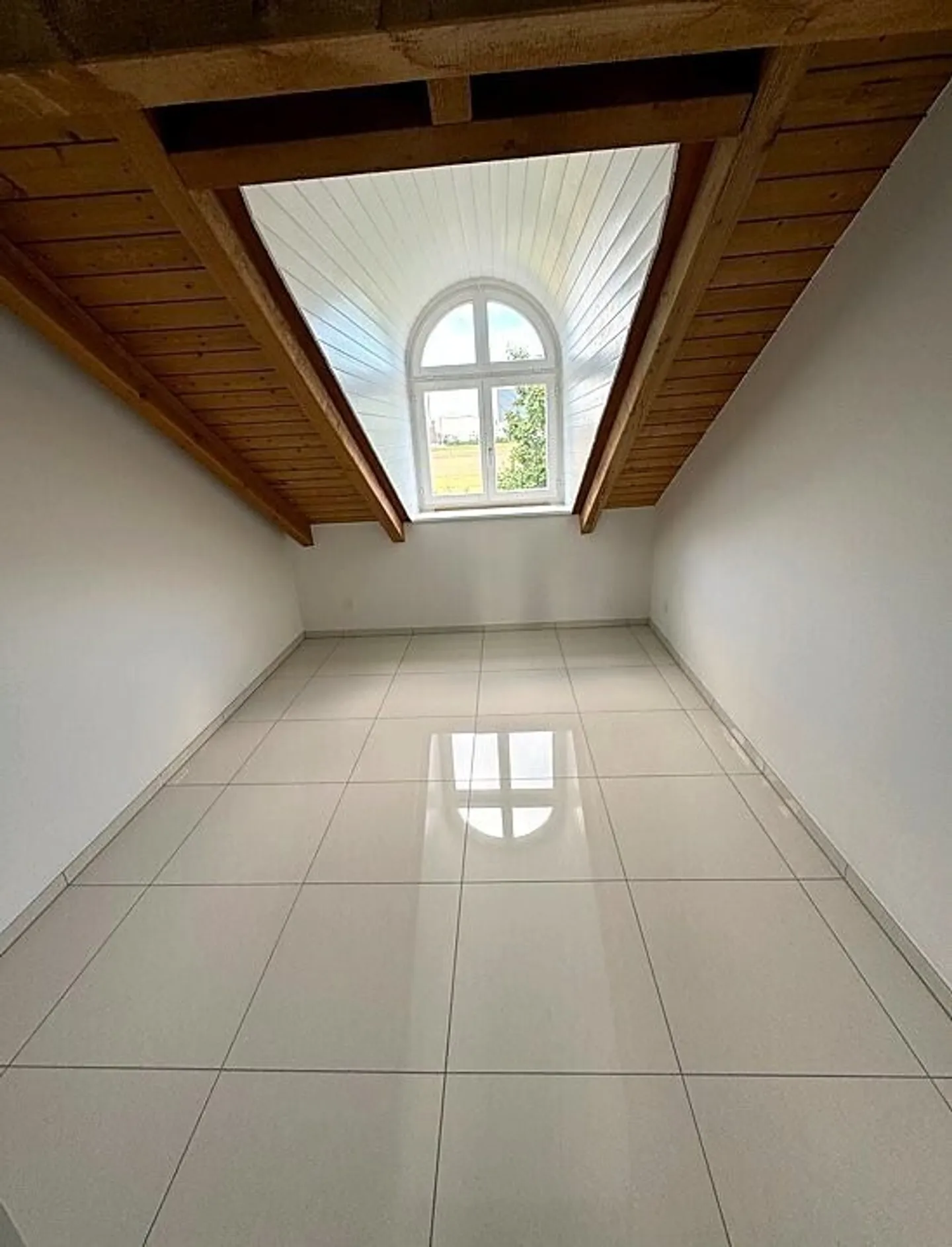 Appartement sous les combles élégant avec charme - Photo 5 sur 7