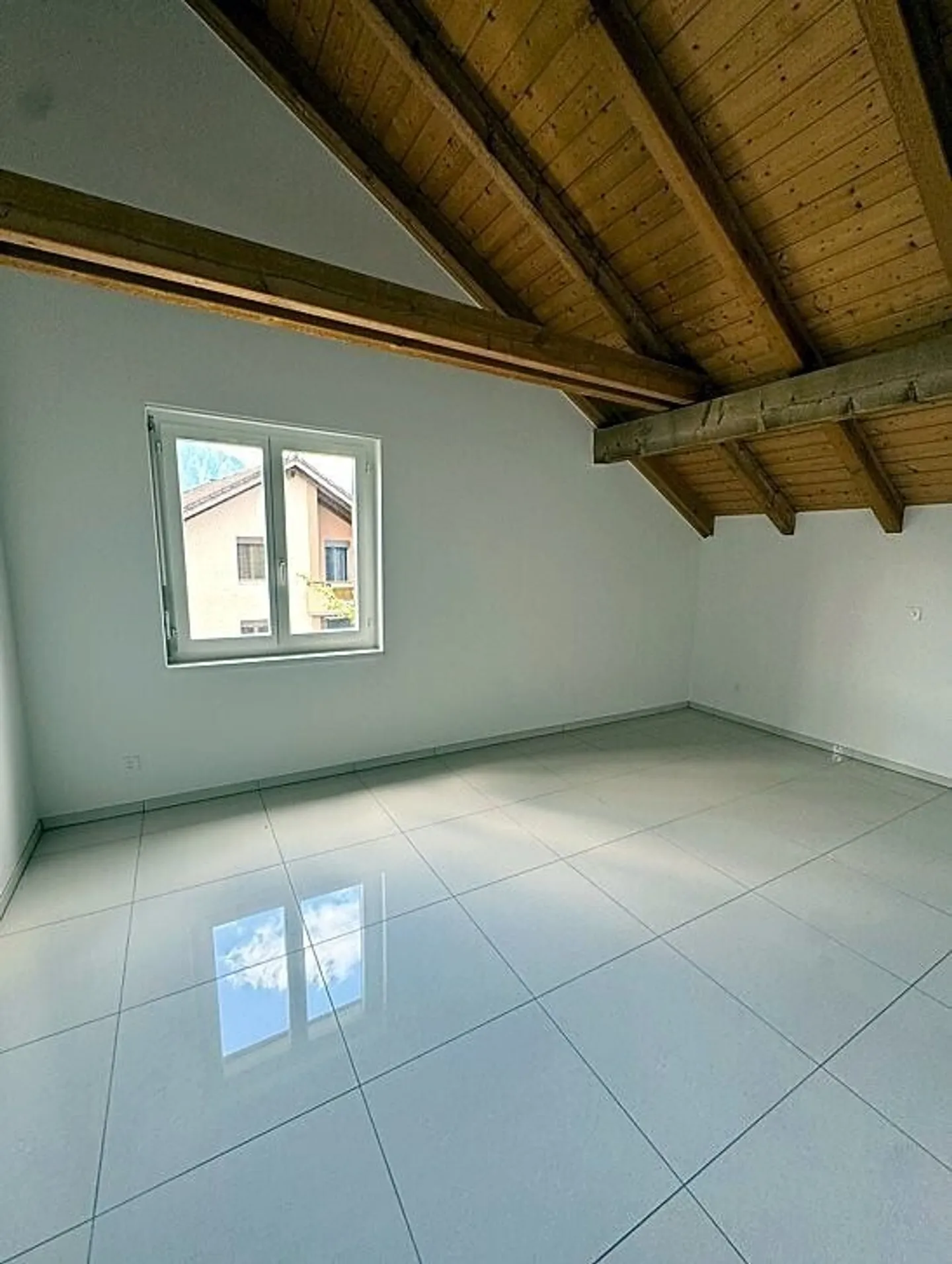 Appartement sous les combles élégant avec charme - Photo 6 sur 7