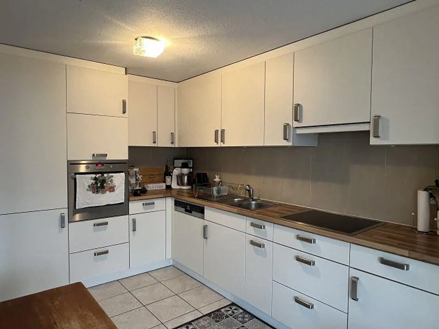 Appartamento attraente di 4,5 locali in una posizione tranquilla - Foto 1 di 11