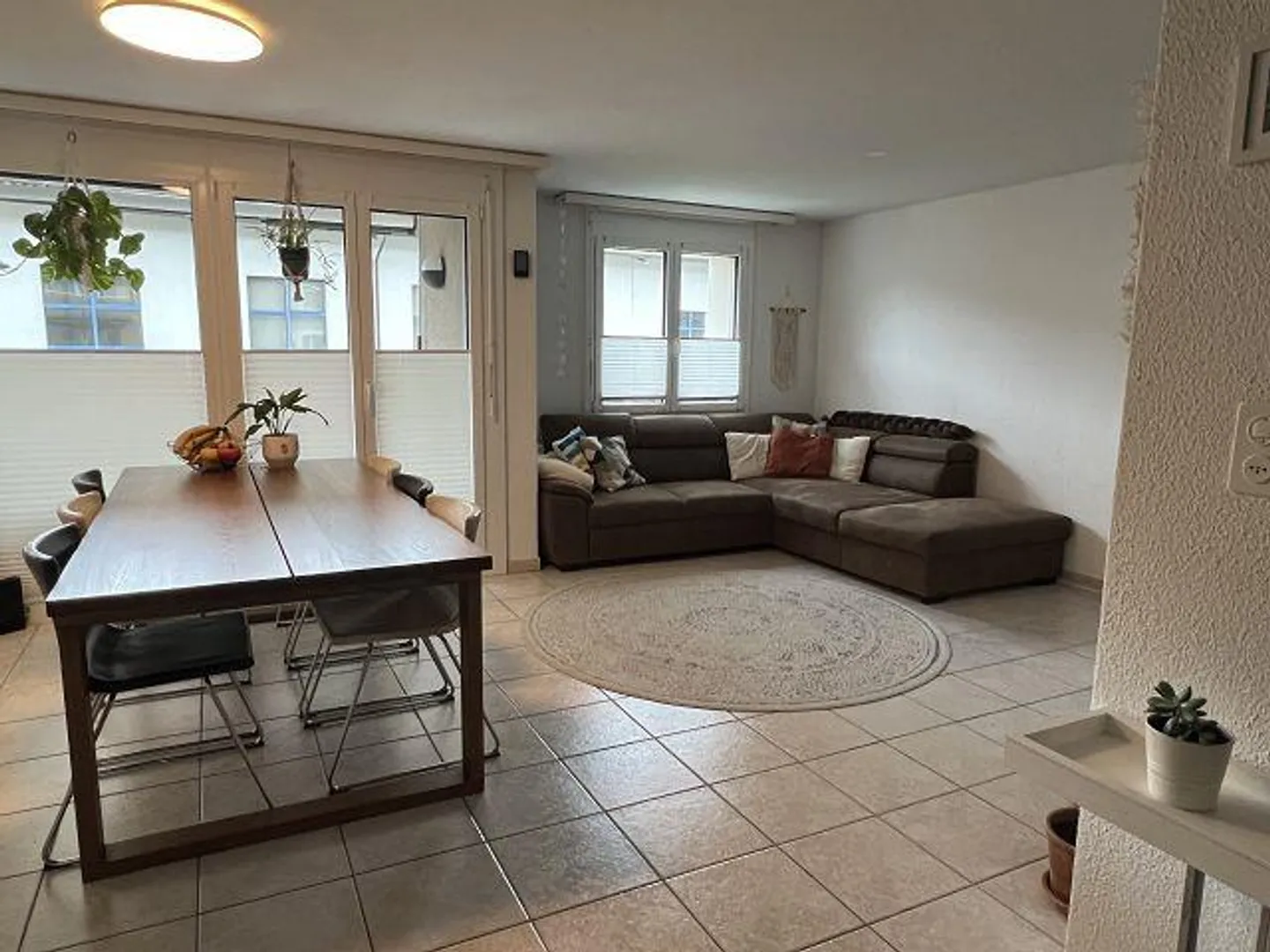 Appartamento attraente di 4,5 locali in una posizione tranquilla - Foto 2 di 11