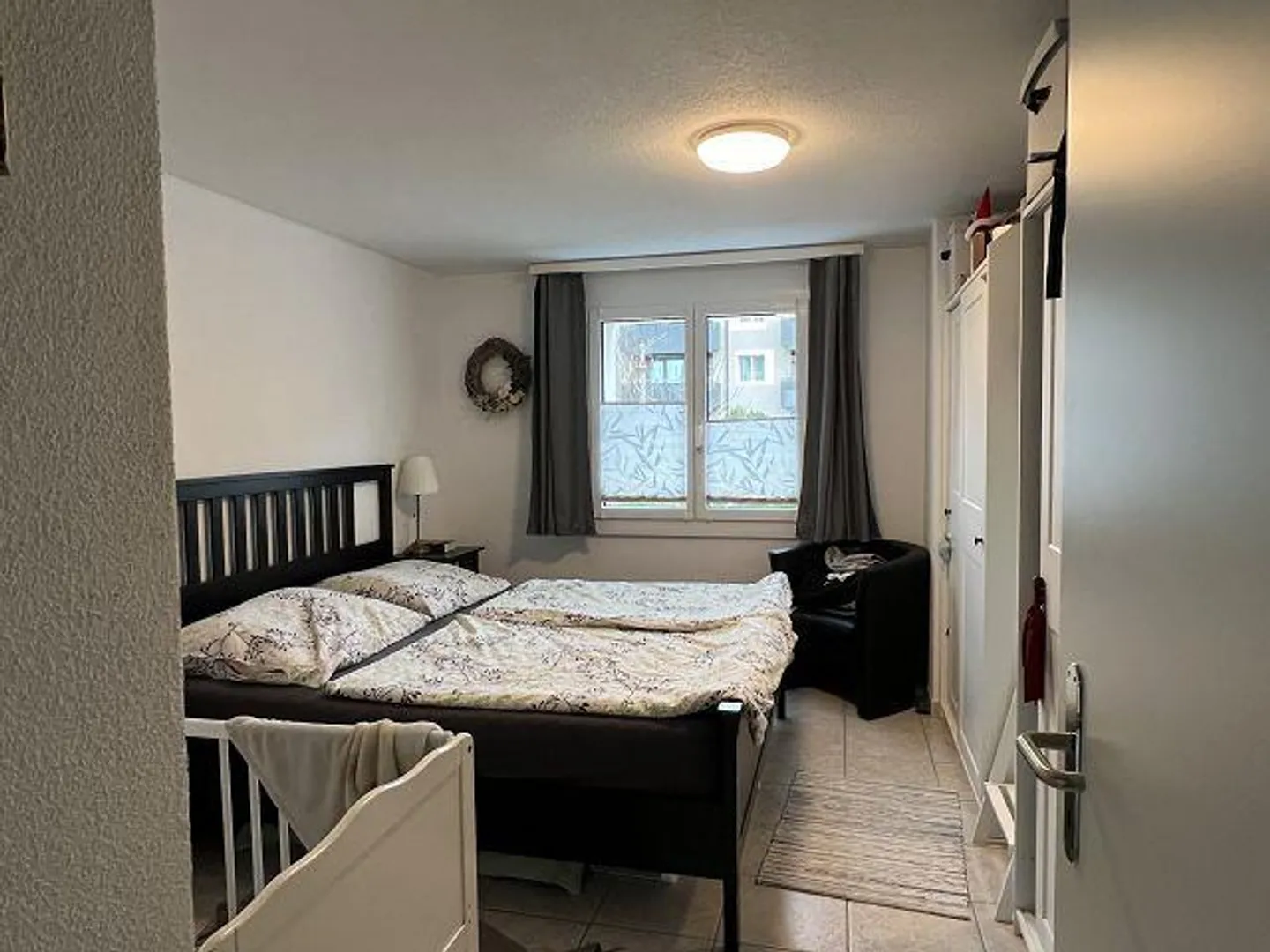 Appartamento attraente di 4,5 locali in una posizione tranquilla - Foto 5 di 11