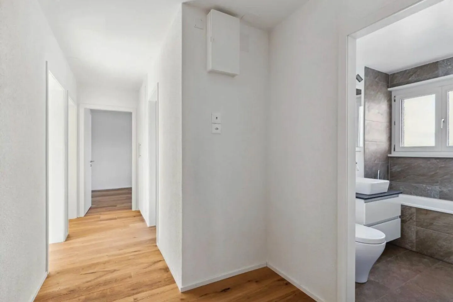 Renovated 3.5-room apartment with charm in a central location - Photo 5 of 5