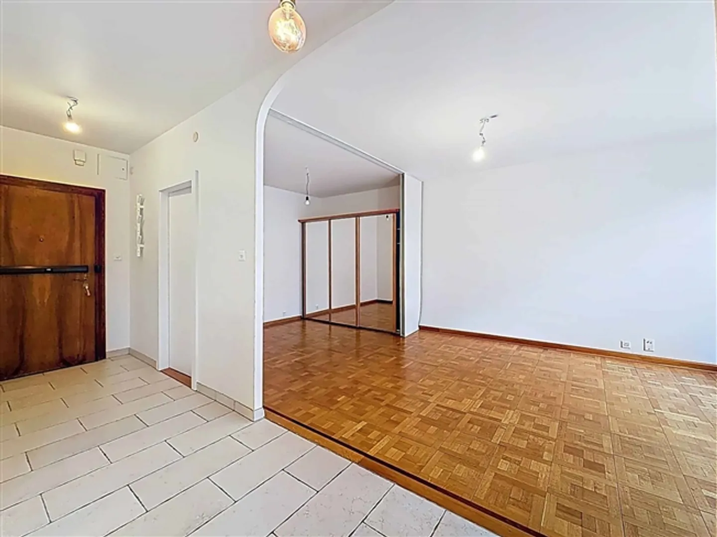 Esclusivo - Appartamento con 2 camere da letto e balcone, a due passi dal lago - Foto 6 di 8