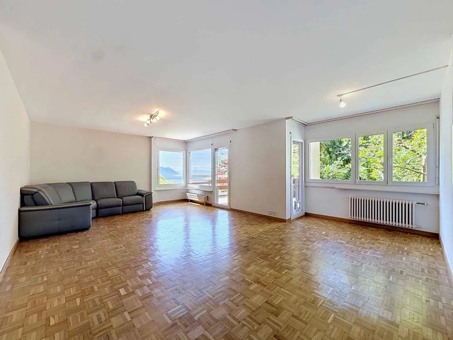 Beautiful 4.5 Room Apartment with Terrace and Garden - Photo 3 of 10
