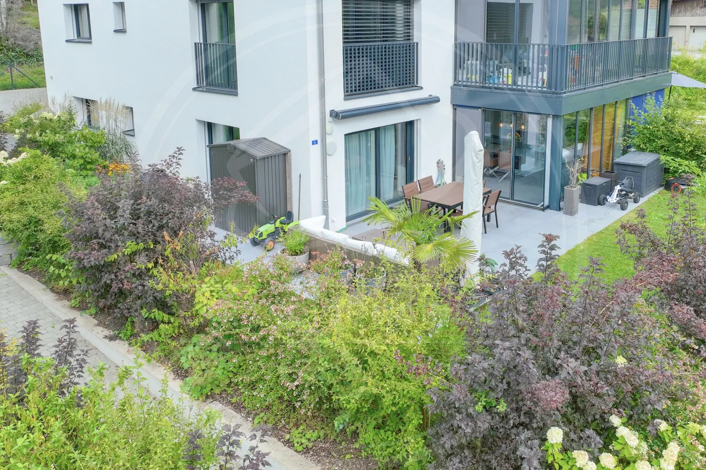 Exklusive 4½-Zimmer-Gartenwohnung mit Wintergarten - Wohnen im Grünen nahe Zürich & Zug - Foto 17 von 17