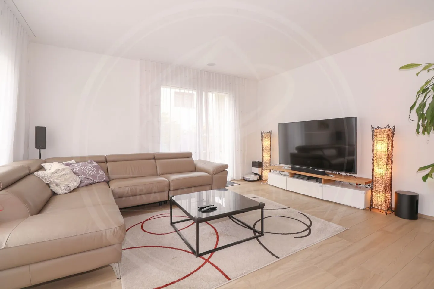 Exklusive 4½-Zimmer-Gartenwohnung mit Wintergarten - Wohnen im Grünen nahe Zürich & Zug - Foto 11 von 17