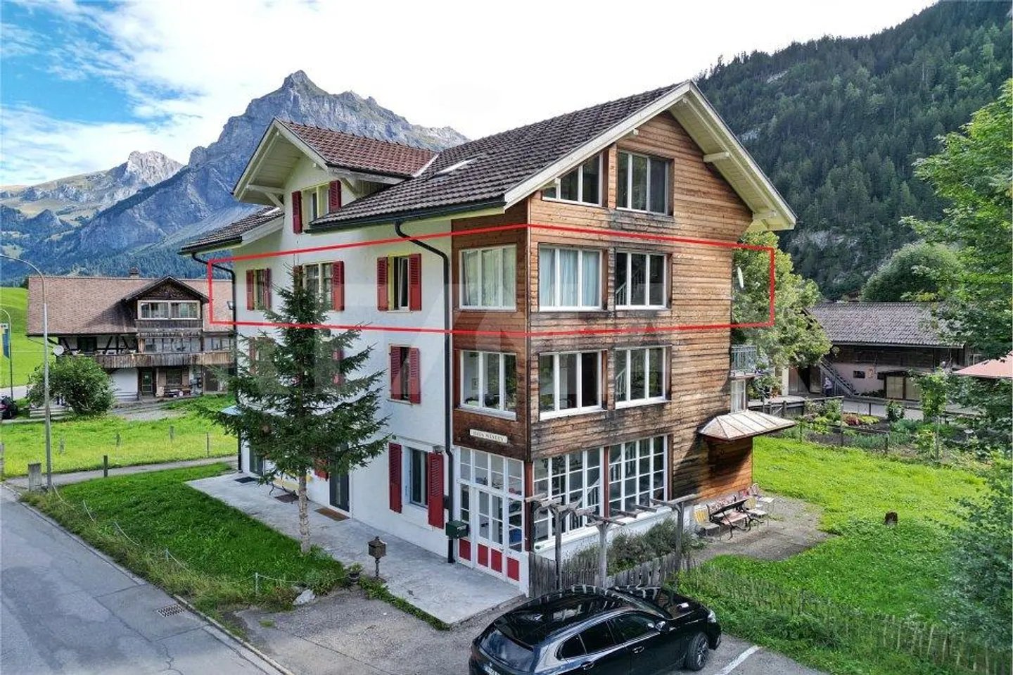 Appartamento ristrutturato di 4½ locali al 2° piano con vista sul mondo montano - Foto 1 di 13