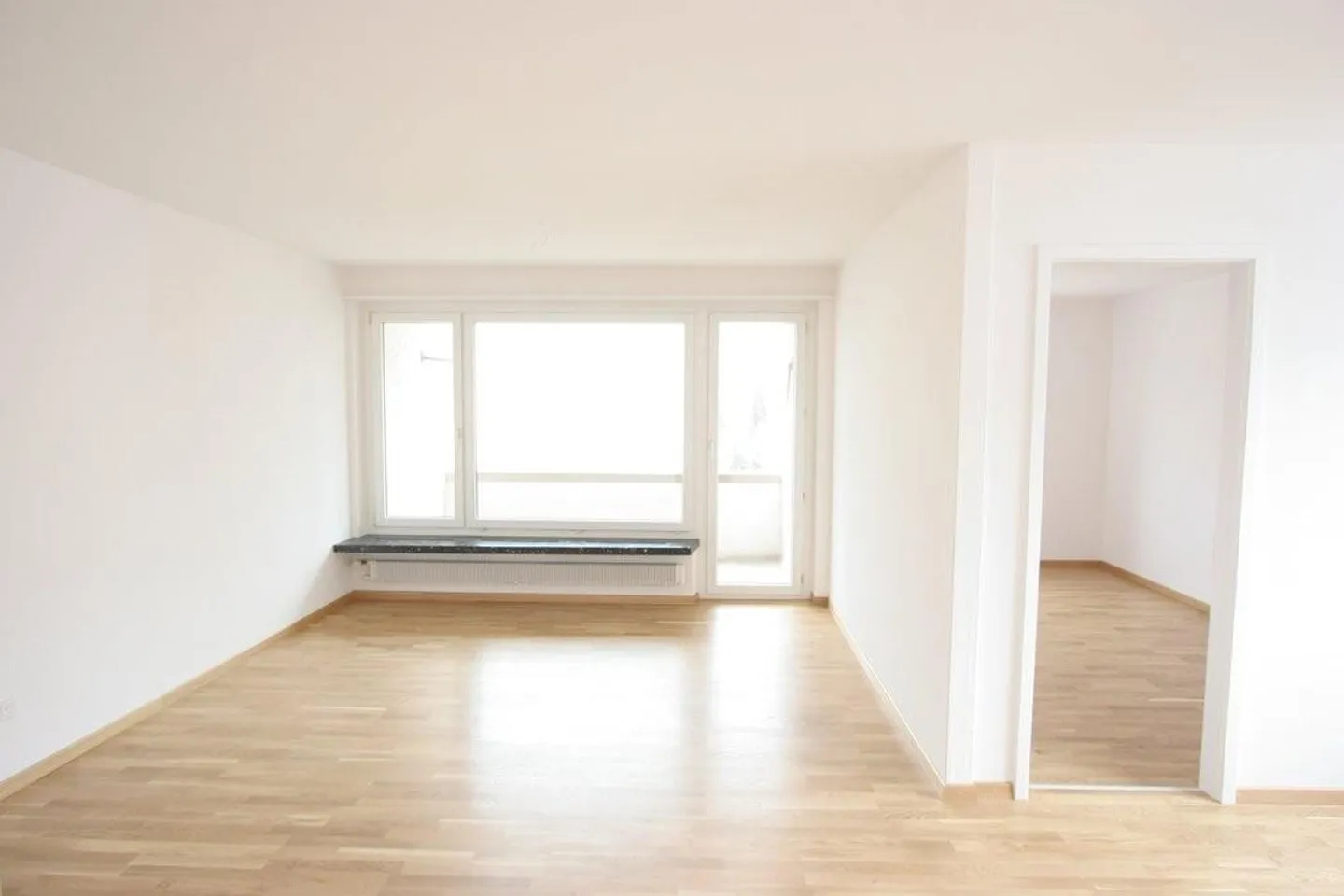 Appartamento temporaneo di 4,5 stanze fino al 31.03.2027 in una posizione centrale e tranquilla - Foto 1 di 5